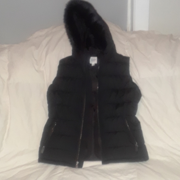NWOT spring/fall vest jacket with faux fur trim - Picture 1 of 8